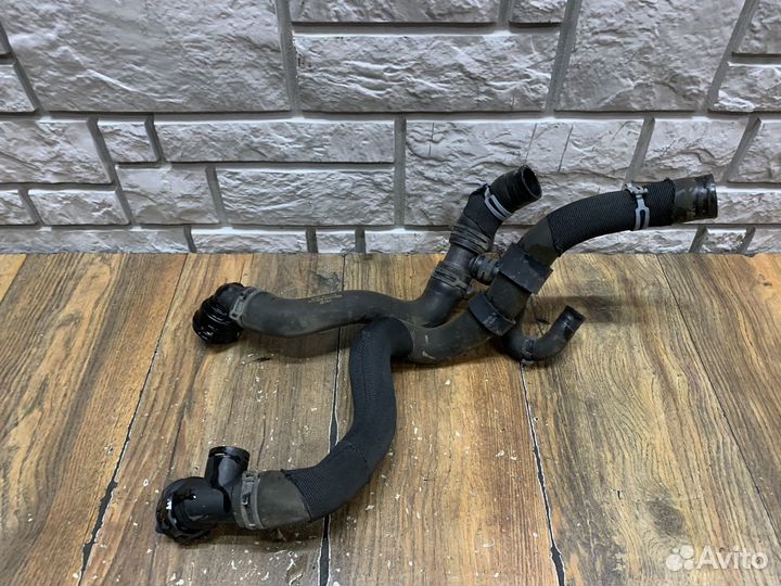 VW Golf Plus Патрубок радиатора 1,4л caxa