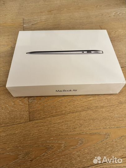 Коробка Apple macbook air с зарядкой