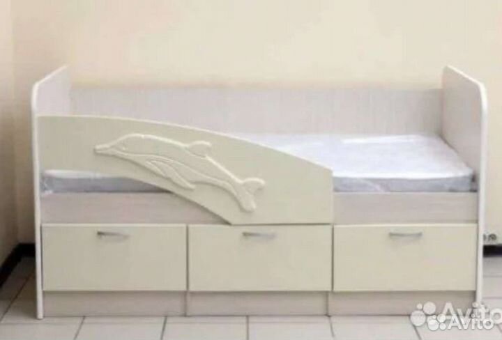 Детская кровать с матрасом