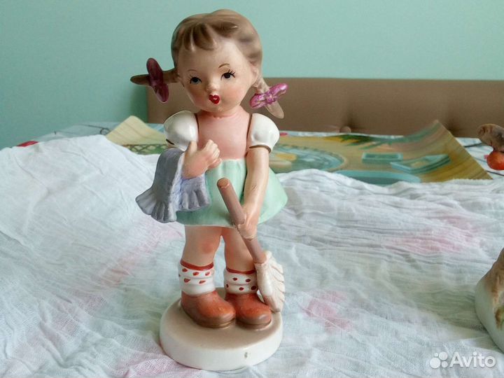 Фарфоровые статуэтки, дети