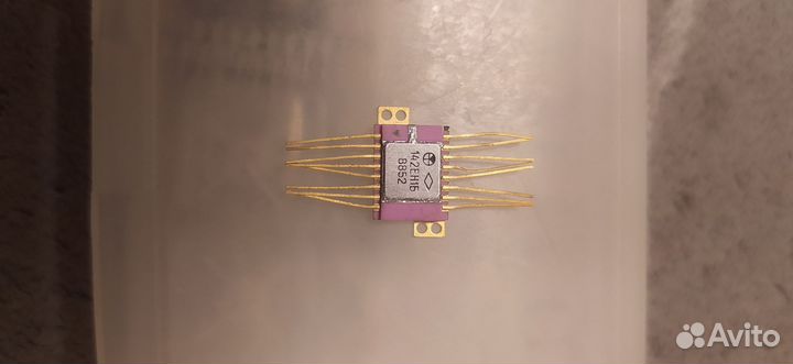 Микросхема 142ен1Б