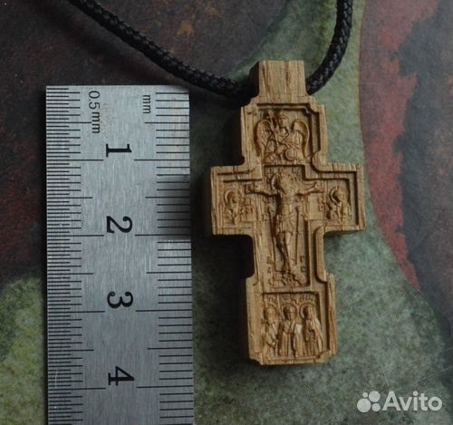 Крестик резной из дуба 