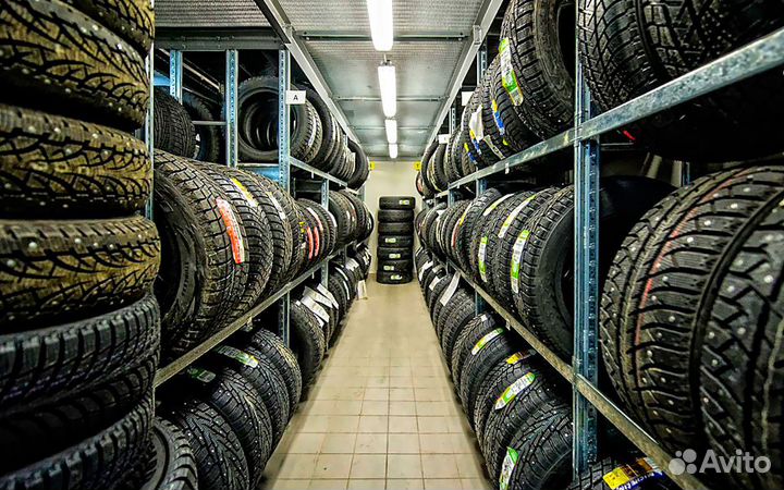 Nokian Tyres Hakkapeliitta R5 275/35 R20