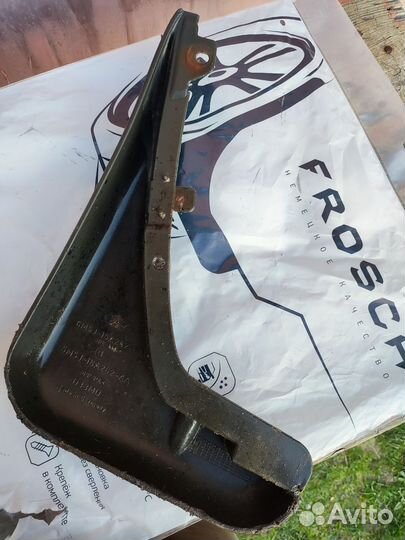 Брызговик Ford Focus 2