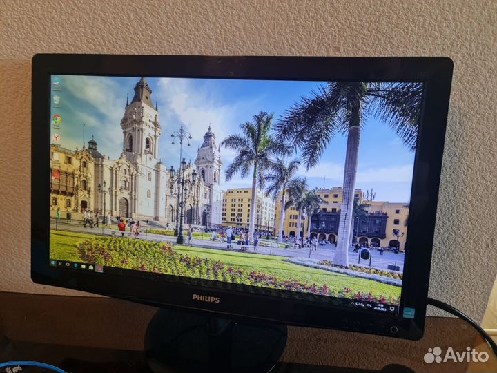 FullHD монитор Philips 22
