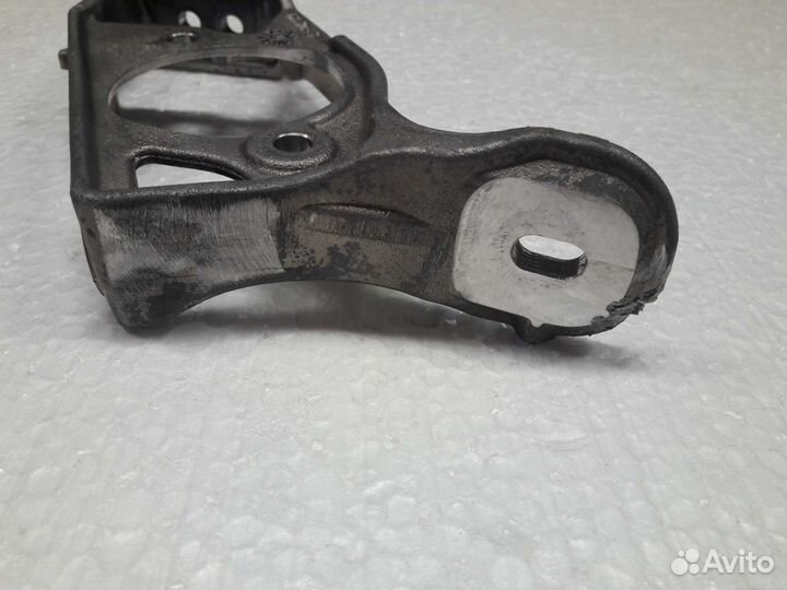 Кронштейн стартера снегохода BRP 512060560