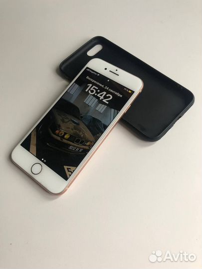Телефон iPhone 8