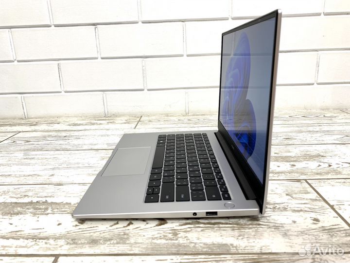 Мощный Ультрабук Huawei NBD-WDI9