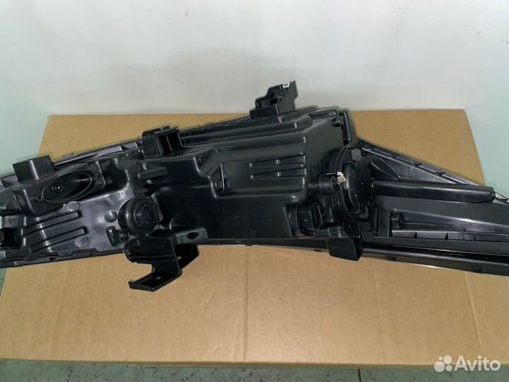 Фара передняя левая Lexus Nx