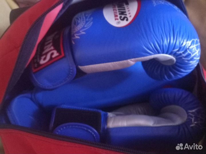 Боксерские перчатки 12 oz Twins