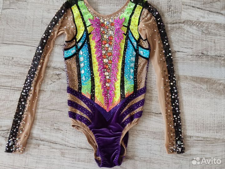 Купальник на рост 140-150, дорогие стразы, б/у