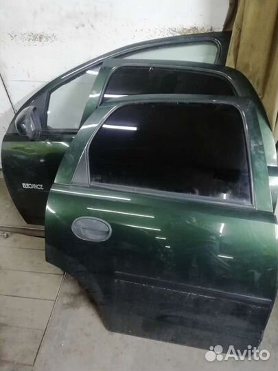 Опель корса двери