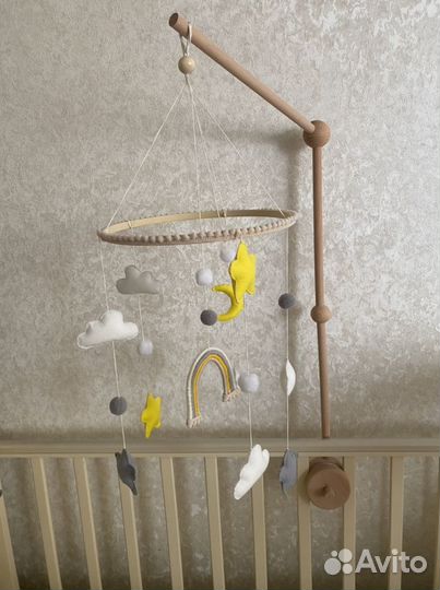 Мобиль на детскую кроватку
