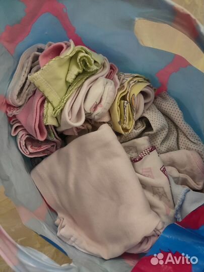 Два пакета детских вещей