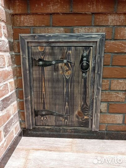 Дверь из массива дерева