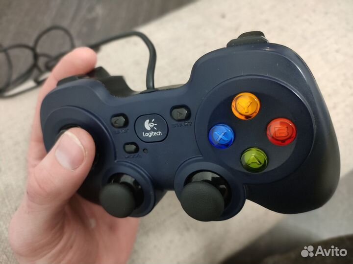 Геймпад Logitech