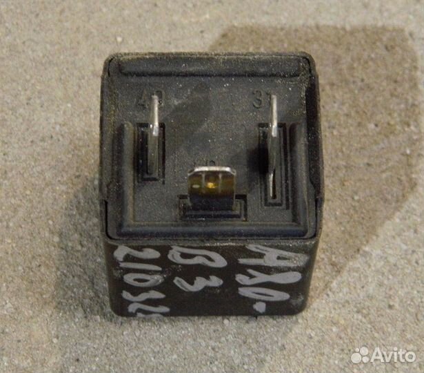 Реле поворотов 21 Audi 80 B3