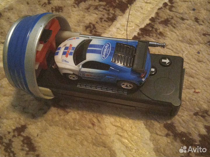 Машинка на пульте управления