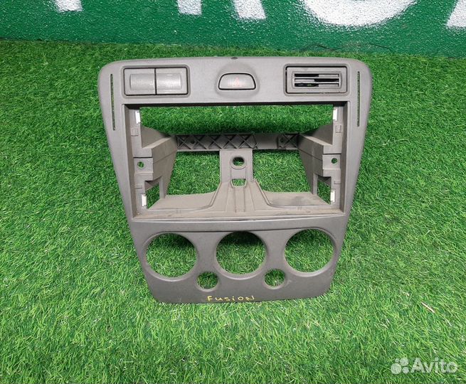 В наличии: Рамка магнитолы для Ford Fusion 1