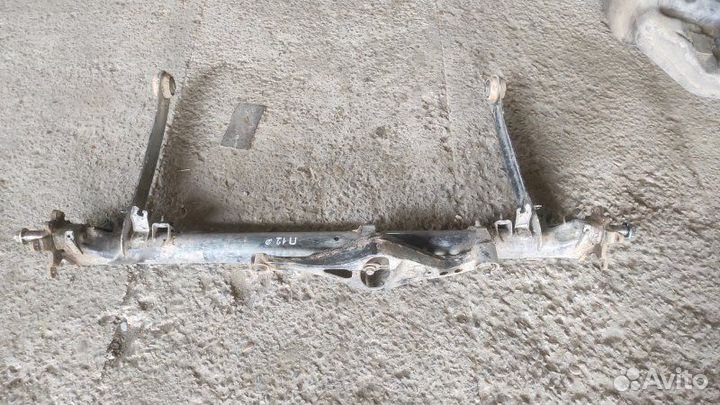 Балка подвески задняя Nissan Primera P 12