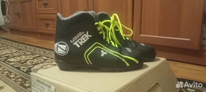 Лыжные ботинки