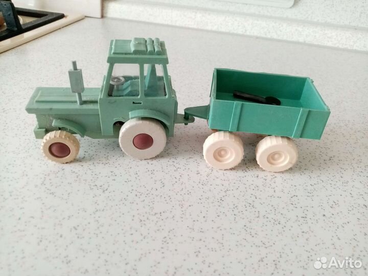 Заводная игрушка СССР трактор, с ключиком