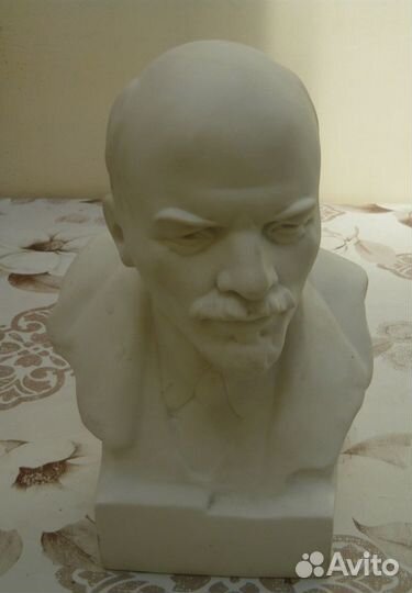 Бюст В.И. Ленин. Фарфор (бисквит) и бюст(силумин)