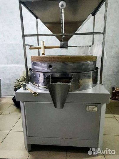 Мельницы для муки и урбеча с каменными жерновами