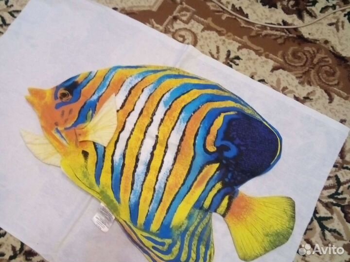 Чехол на подушку цветной.рыбка новый