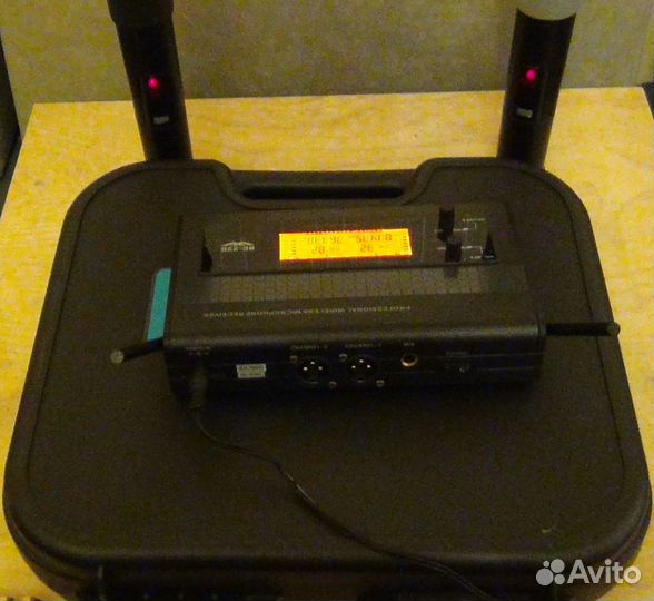 Вокальная радиосистема RC-220 (Радиомикрофоны)