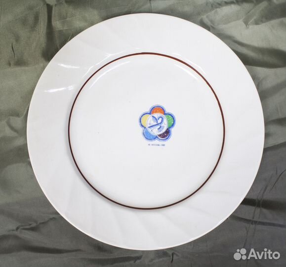 Блюдо Цветы, с перфорацией, рельеф, вензеля, золот