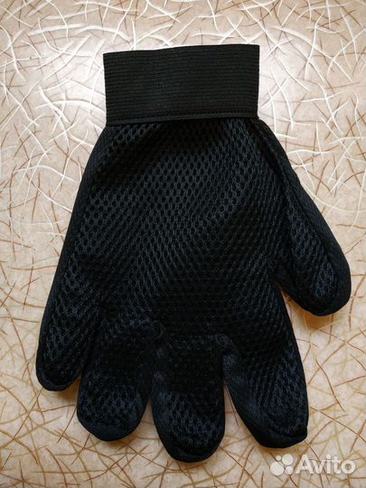 Перчатка для вычёсывания шерсти домашних животных