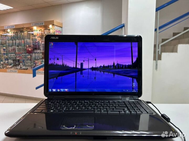 Крепкий ноутбук asus