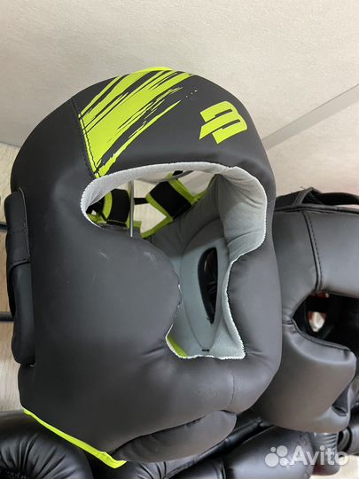 Шлем для единоборств