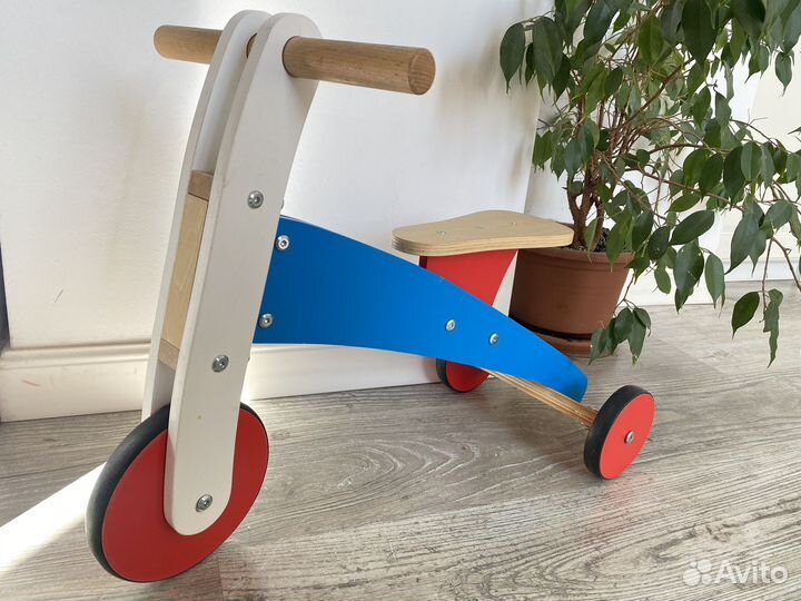 Беговел деревянный