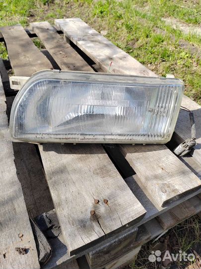 Фара левая Nissan Primera P10