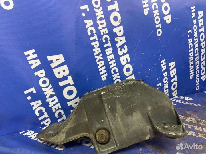 Кронштейн блока ABS. Plymouth Voyager минивен 6G72