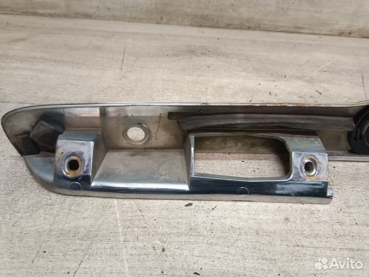 Накладка двери багажника Mazda Tribute I (2000—200