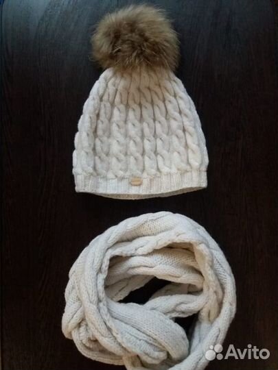 Женский комплект шапка и снуд