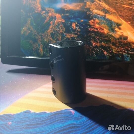 Зажим для трюкового самоката