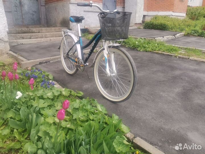 Дамский / женский велосипед Stark с корзиной