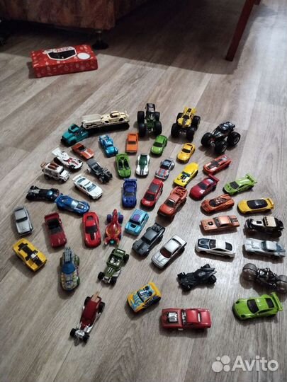 Игрушечные машинки Hot wheels