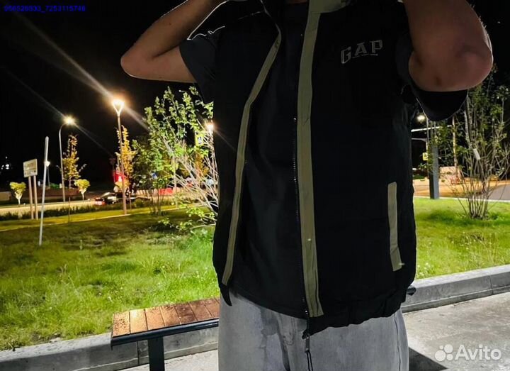Безрукавка Gap