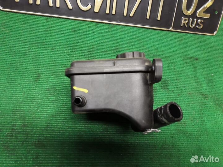 Бачок гур w204