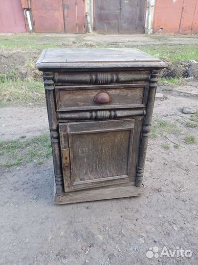 Тумбочка старинная