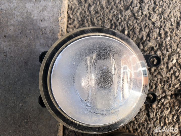 Туманки toyota avensis