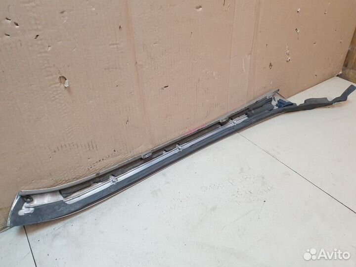 Молдинг лобового стекла правый Mercedes Benz W140