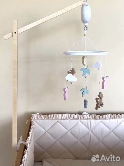 Мобиль детский деревянный