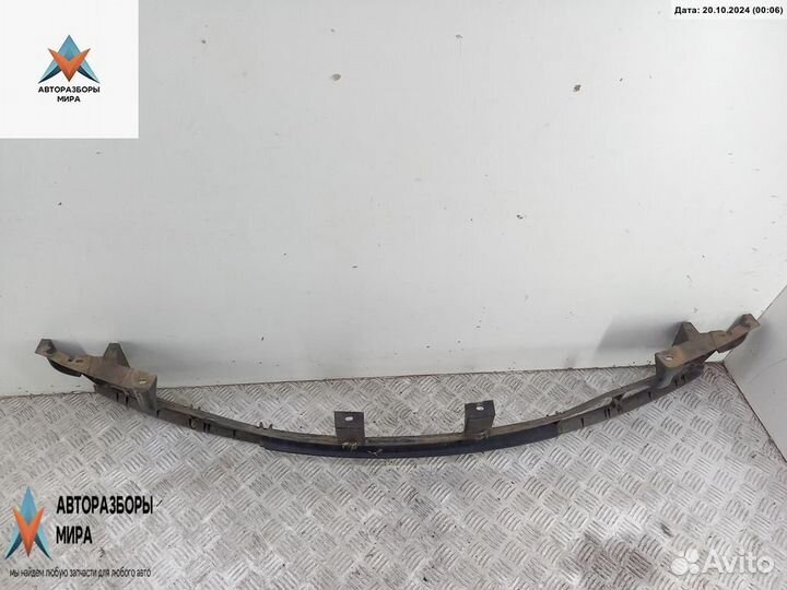 Заглушка (решетка) в бампер BMW 3 E46 рест. 2004