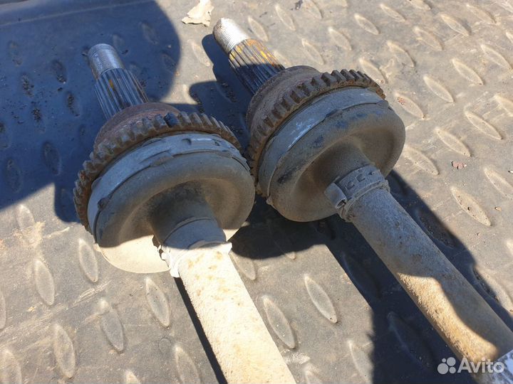 Полуось привод задний Renault Duster Captur Дастер